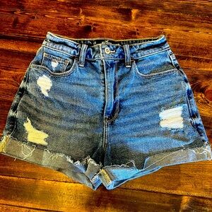 Hollister Ultra High-Rise Mom Denim Short